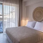 Hotel Crystal Waters