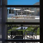 Crystal Waters Otel 4*