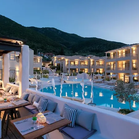 Crystal Waters 4* Nikiana