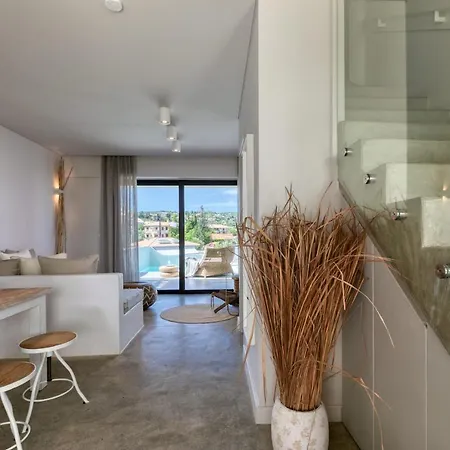 Otel Crystal Waters