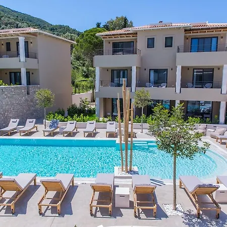 Crystal Waters Otel 4*