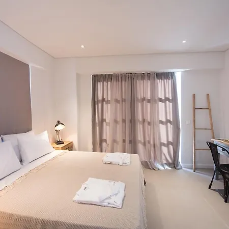 Crystal Waters Hotel Nikiana