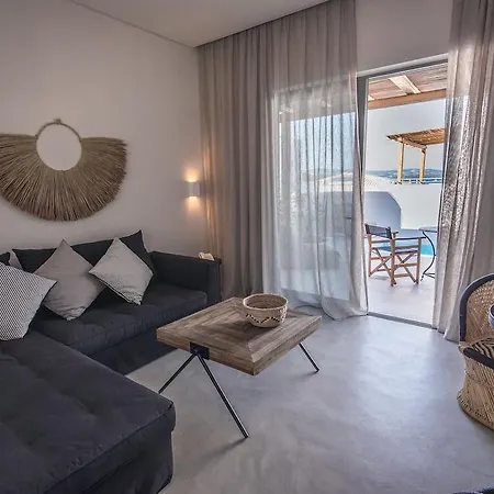 Otel Crystal Waters Nikiana