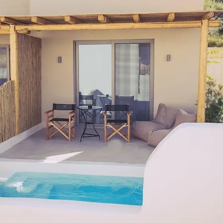 Crystal Waters Otel