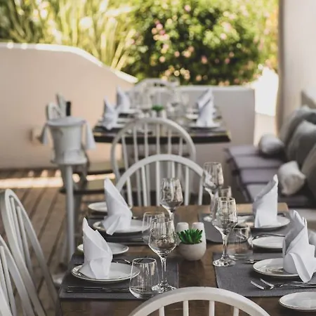 Crystal Waters Hotel Nikiana