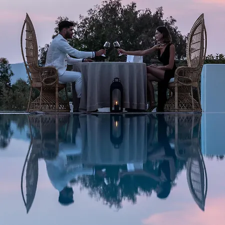 Otel Crystal Waters Nikiana