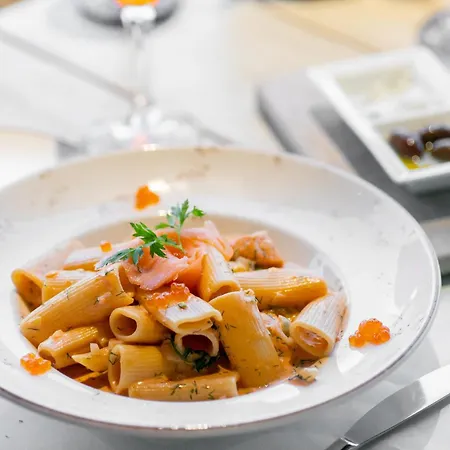 Crystal Waters Hotel