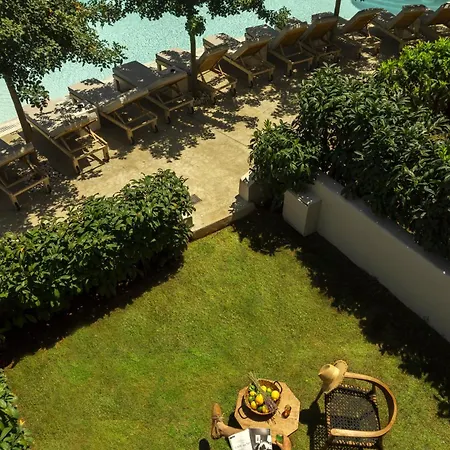 Crystal Waters Hotel 4*