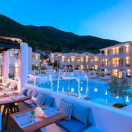 Hotel Crystal Waters 4*