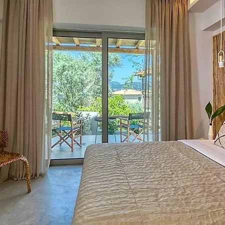 Hotel Crystal Waters 4*