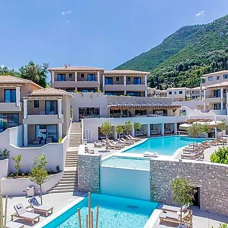 Hotel Crystal Waters