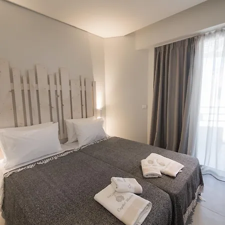 Crystal Waters Hotel