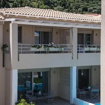 Crystal Waters 4* Nikiana