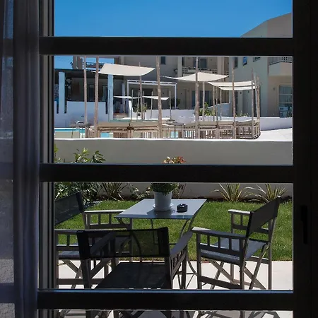 Crystal Waters Otel 4*