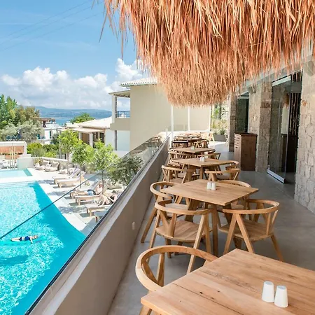 Crystal Waters 4* Nikiana