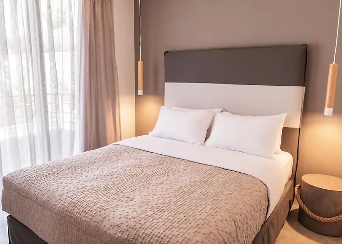 Crystal Waters Ξενοδοχείο